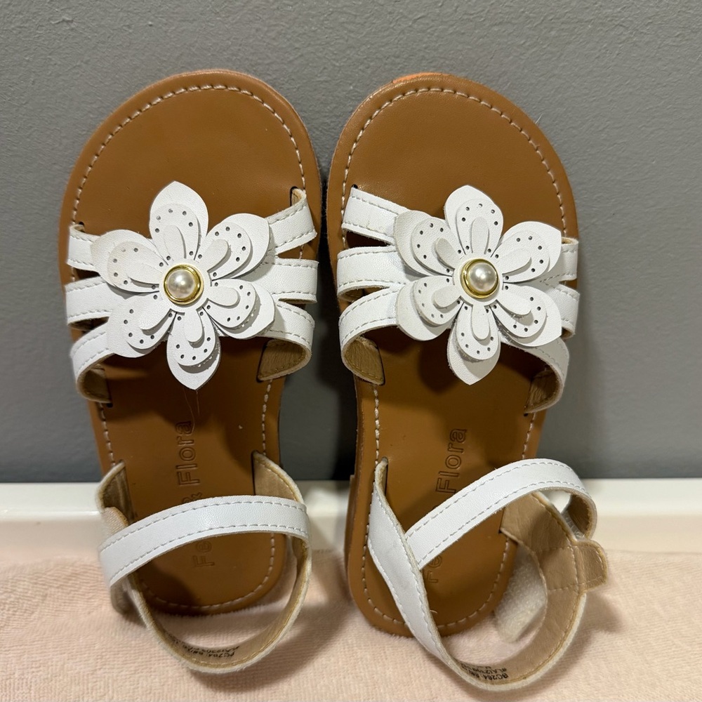 Elegant White Floral Kids Sandals